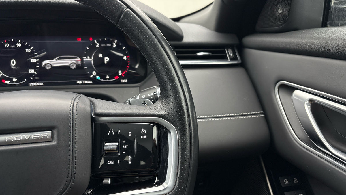 Land Rover Range Rover Velar Image 14