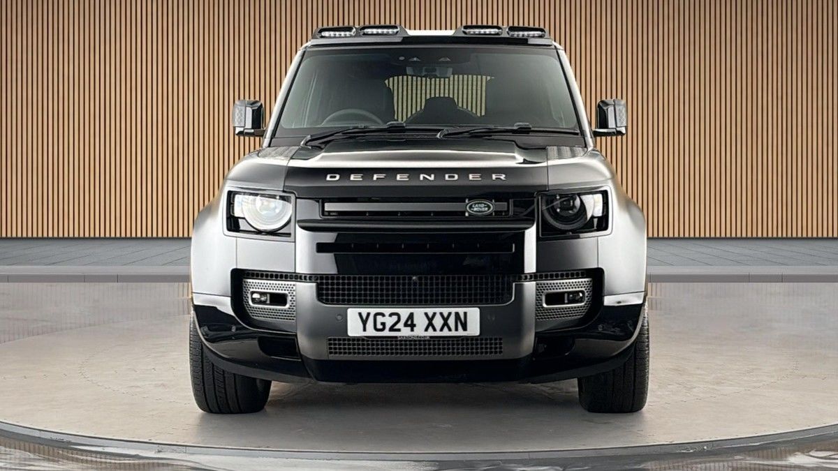 Land Rover Defender 110 Image 3