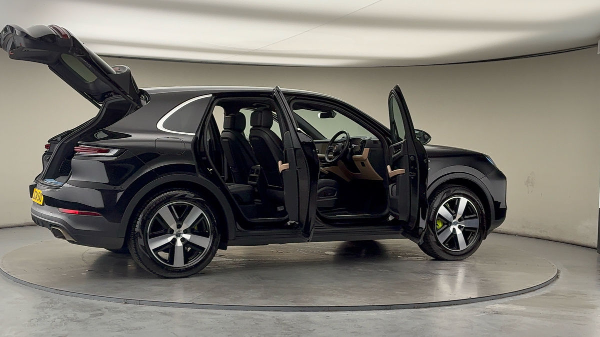 More views of Porsche Cayenne