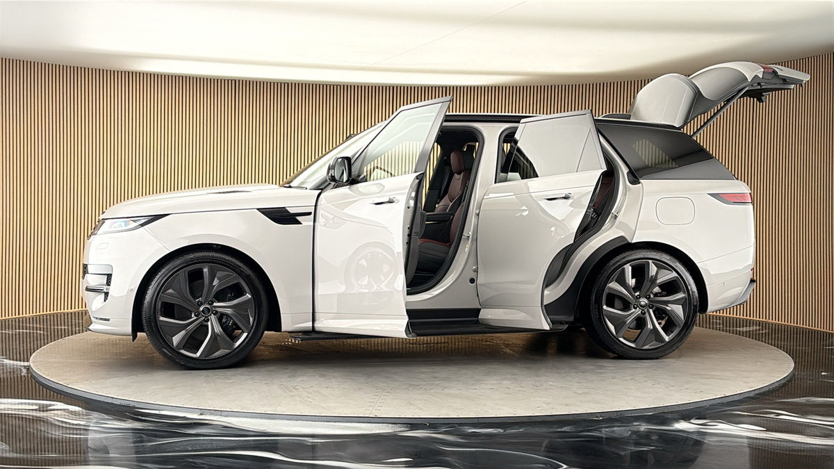 More views of Land Rover Range Rover Sport