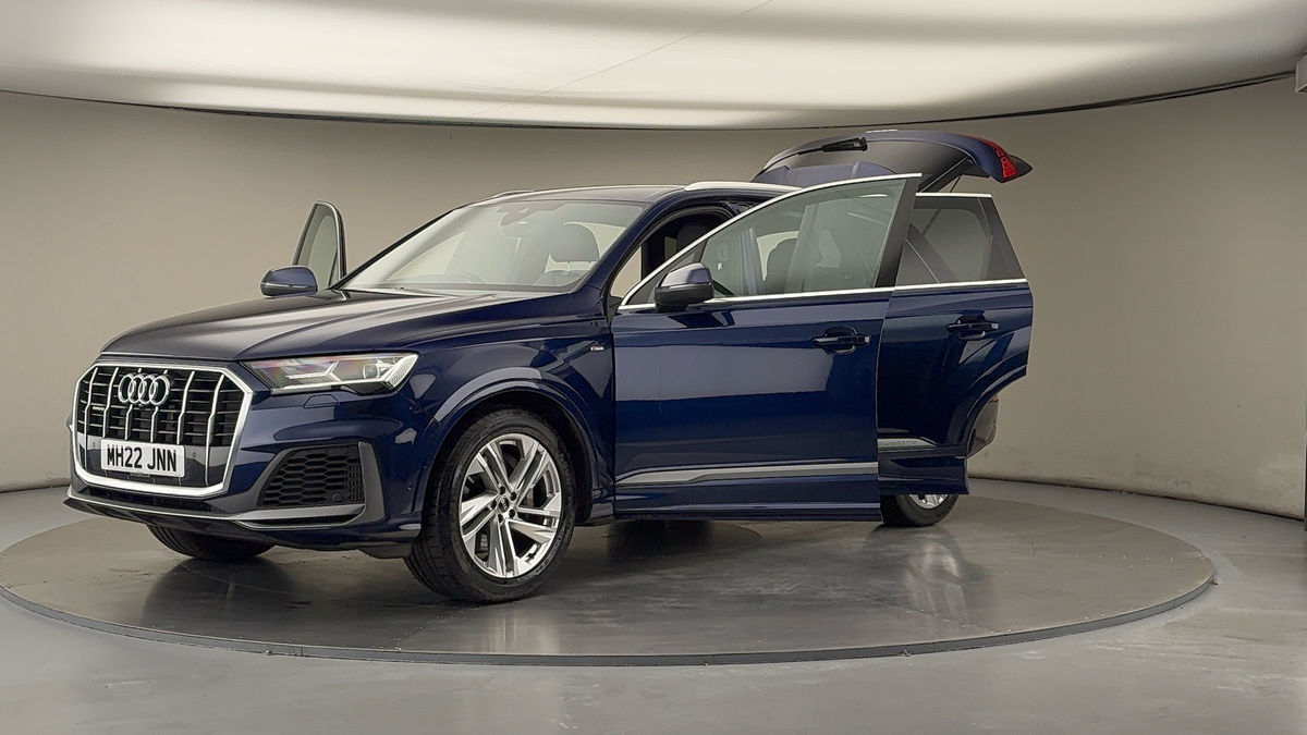 More views of Audi Q7