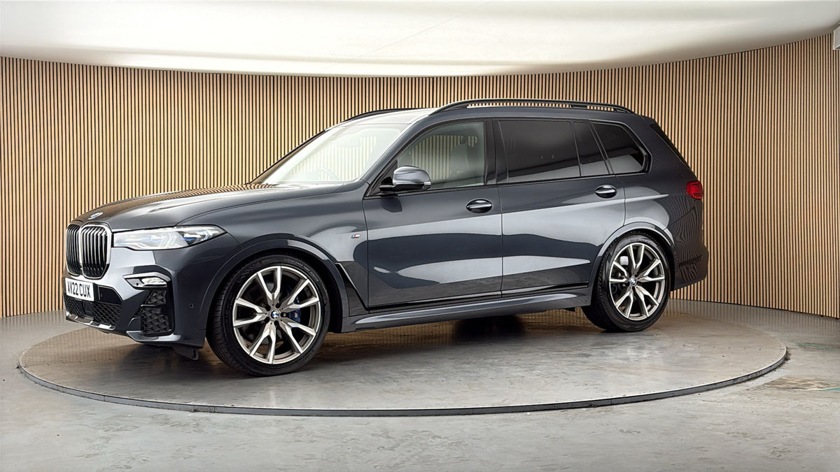 More views of BMW X7