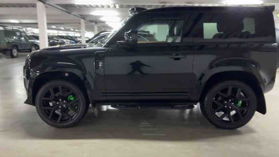 More views of Land Rover Defender 90