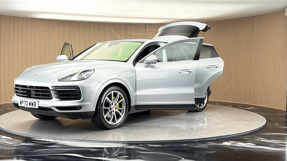 More views of Porsche Cayenne