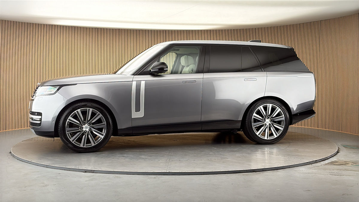 More views of Land Rover Range Rover