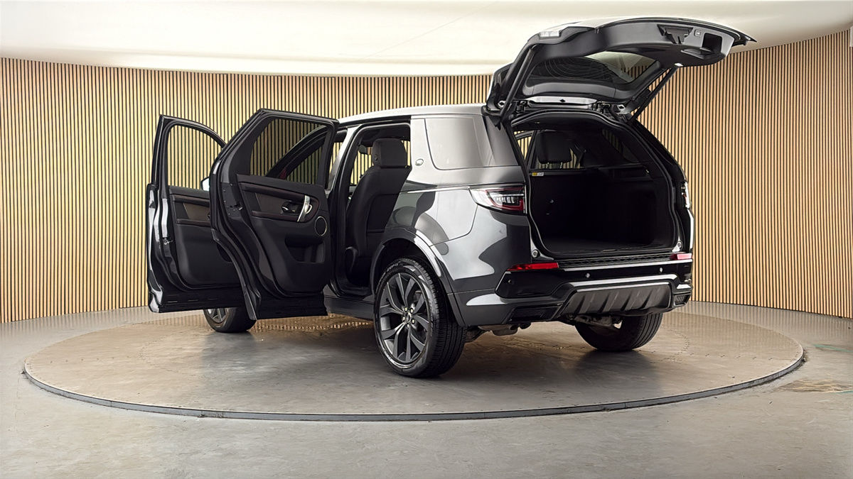 Land Rover Discovery Sport Image 23