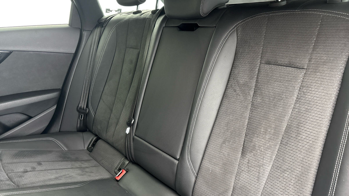 Audi A4 Avant Image 8