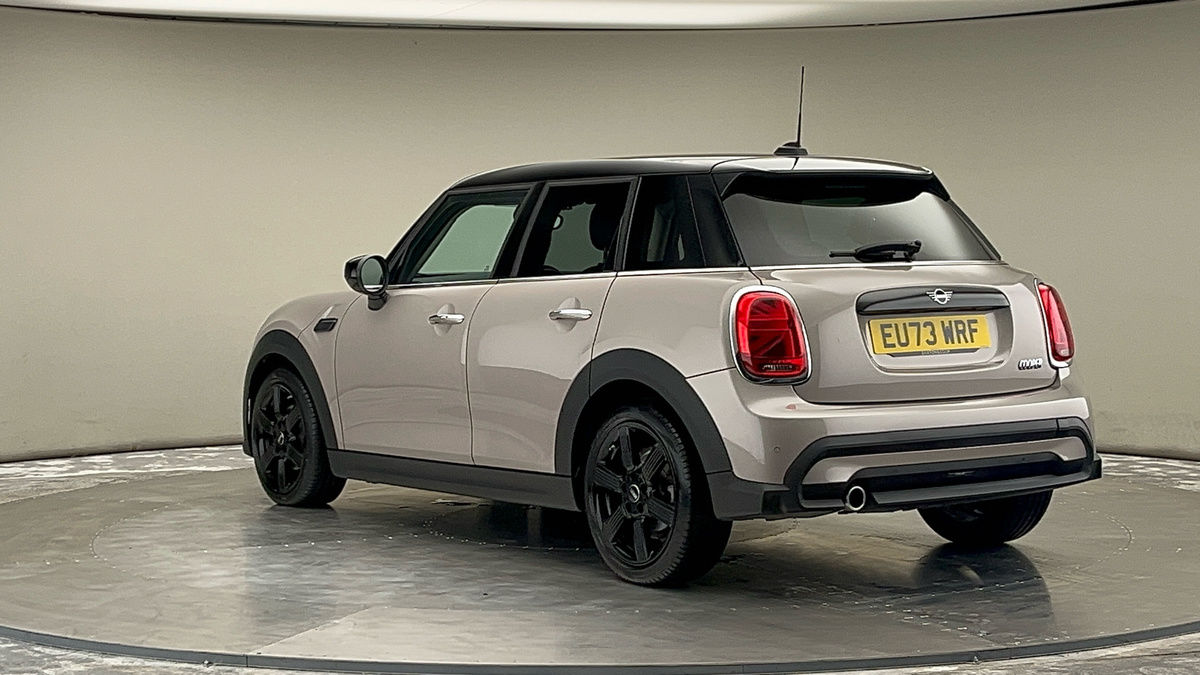 MINI Hatch Image 2