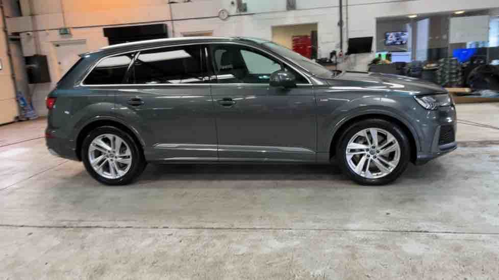 More views of Audi Q7