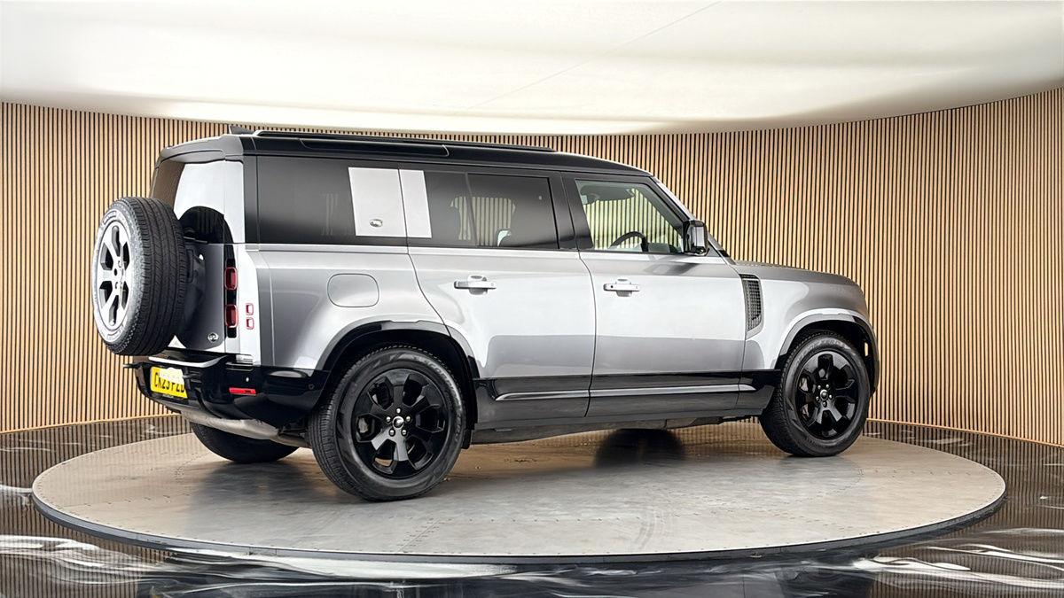 More views of Land Rover Defender 110