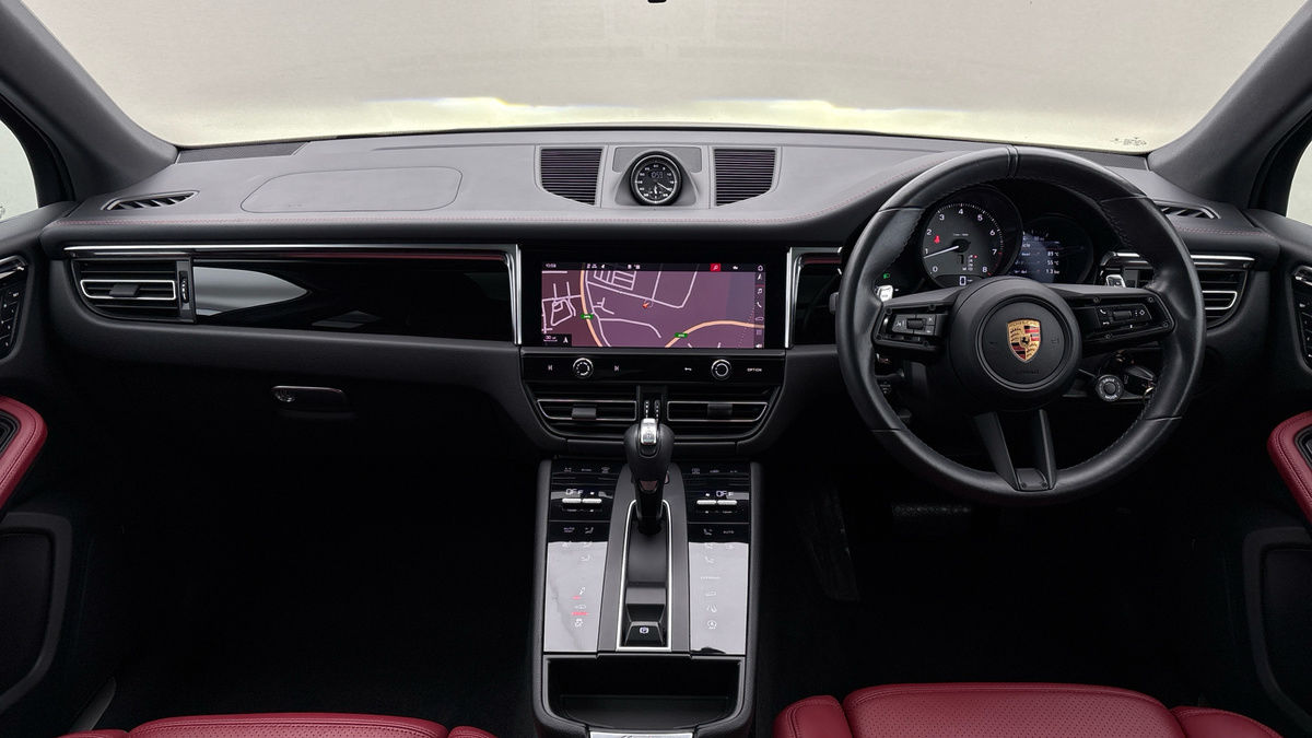 Porsche Macan Image 12
