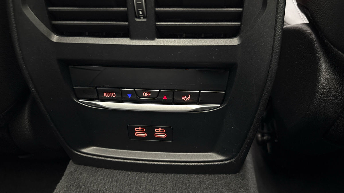 BMW 3 Series Image 30