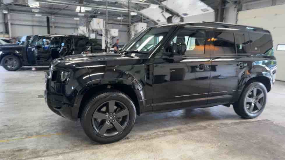 More views of Land Rover Defender 110