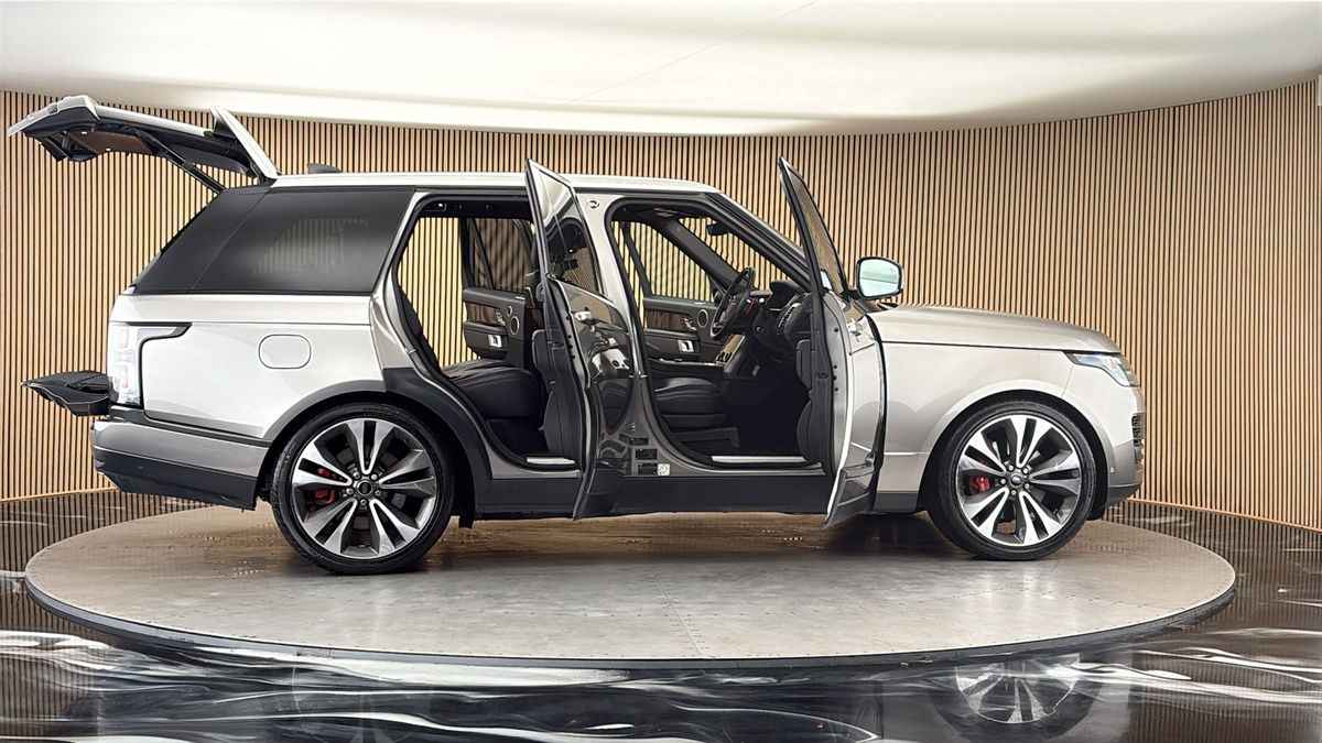 More views of Land Rover Range Rover
