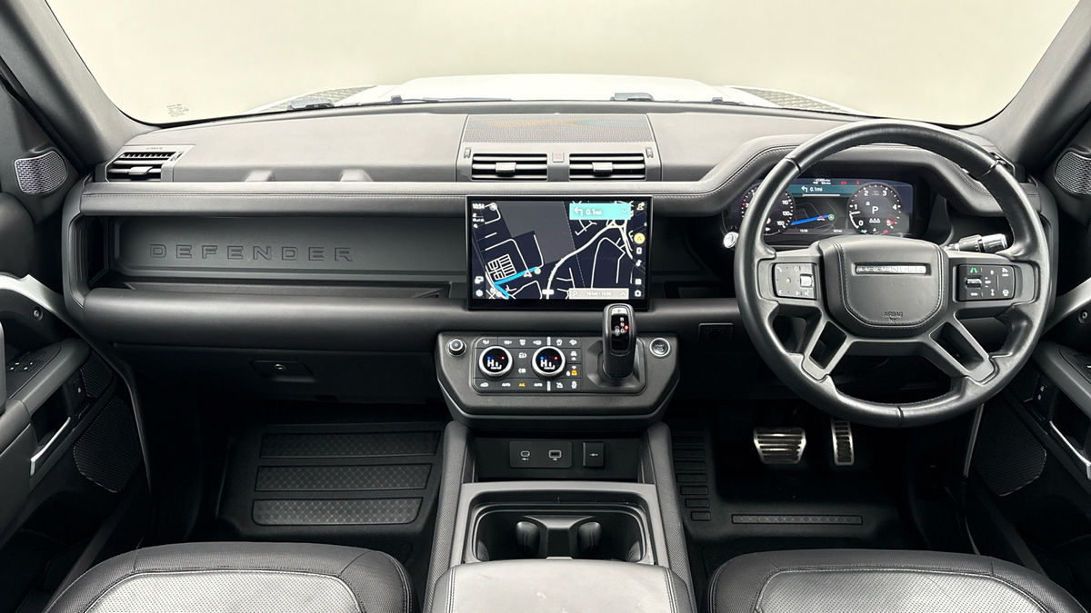 Land Rover Defender 110 Image 12