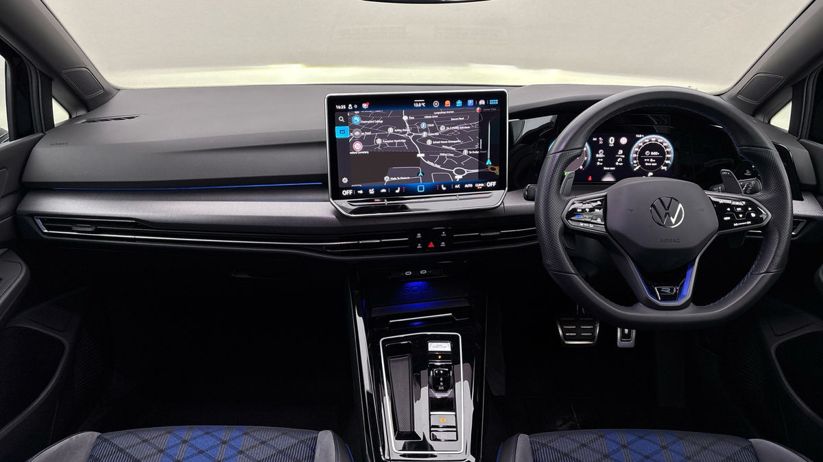 Volkswagen Golf Image 12