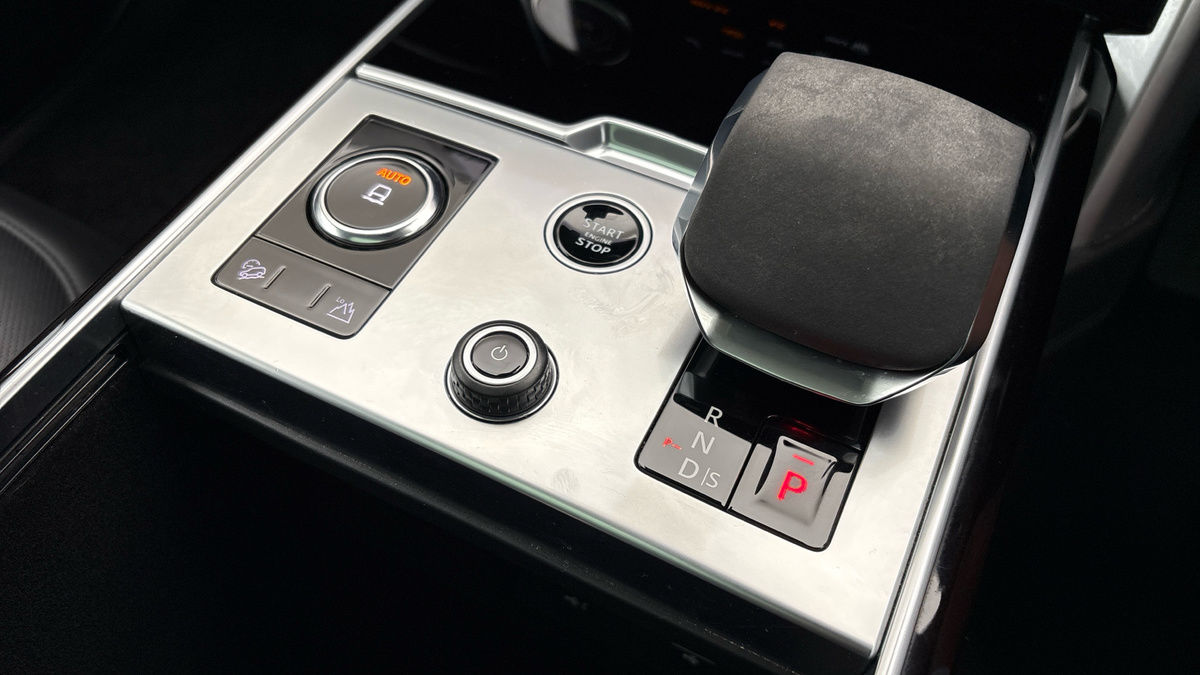 Land Rover Range Rover Image 25