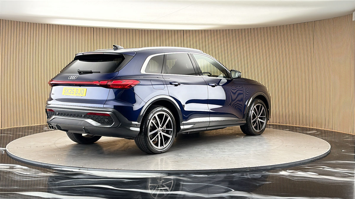 Audi Q5 Image 21
