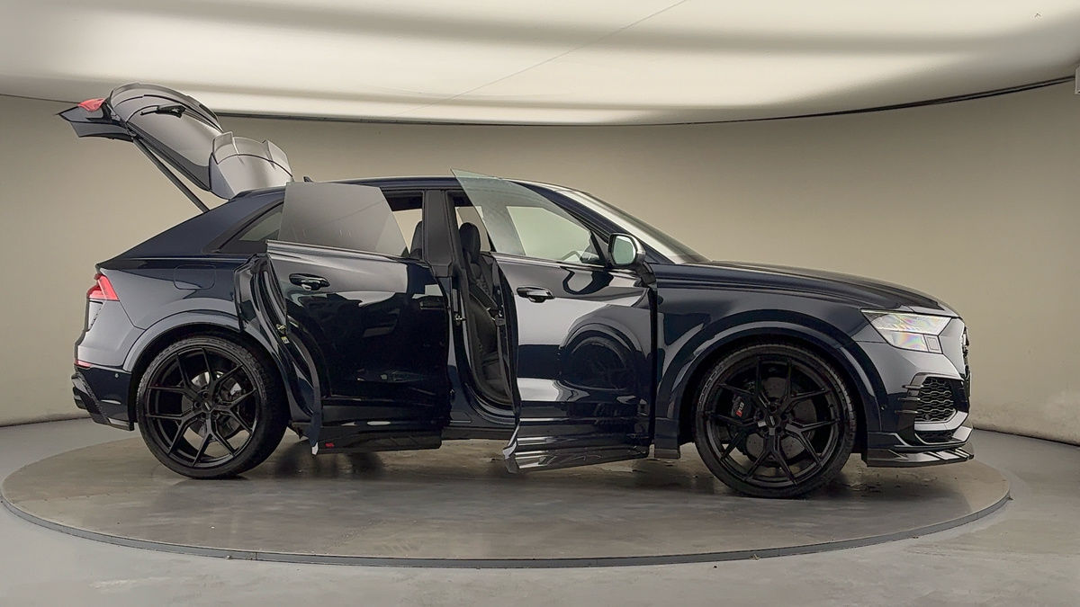 More views of Audi RSQ8