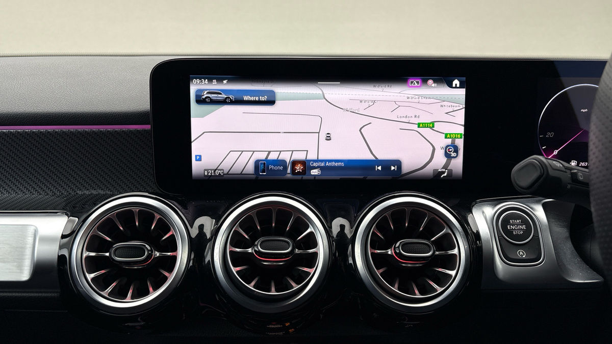 Mercedes-Benz GLB Image 17