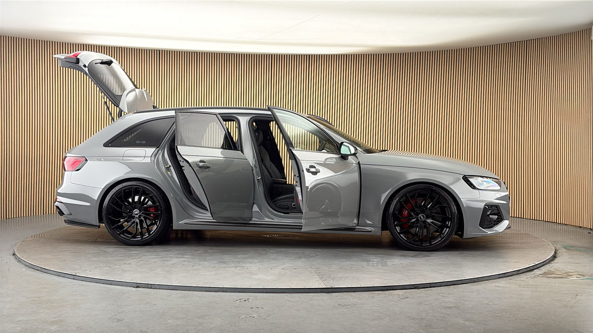 More views of Audi RS4 Avant