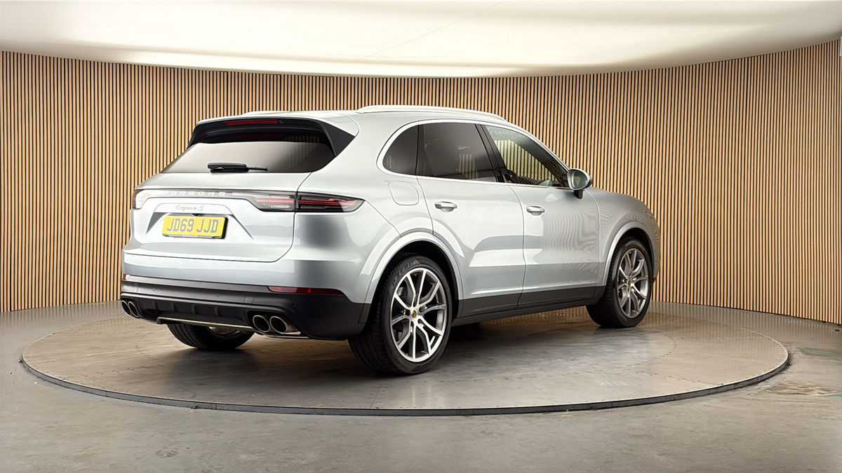 More views of Porsche Cayenne