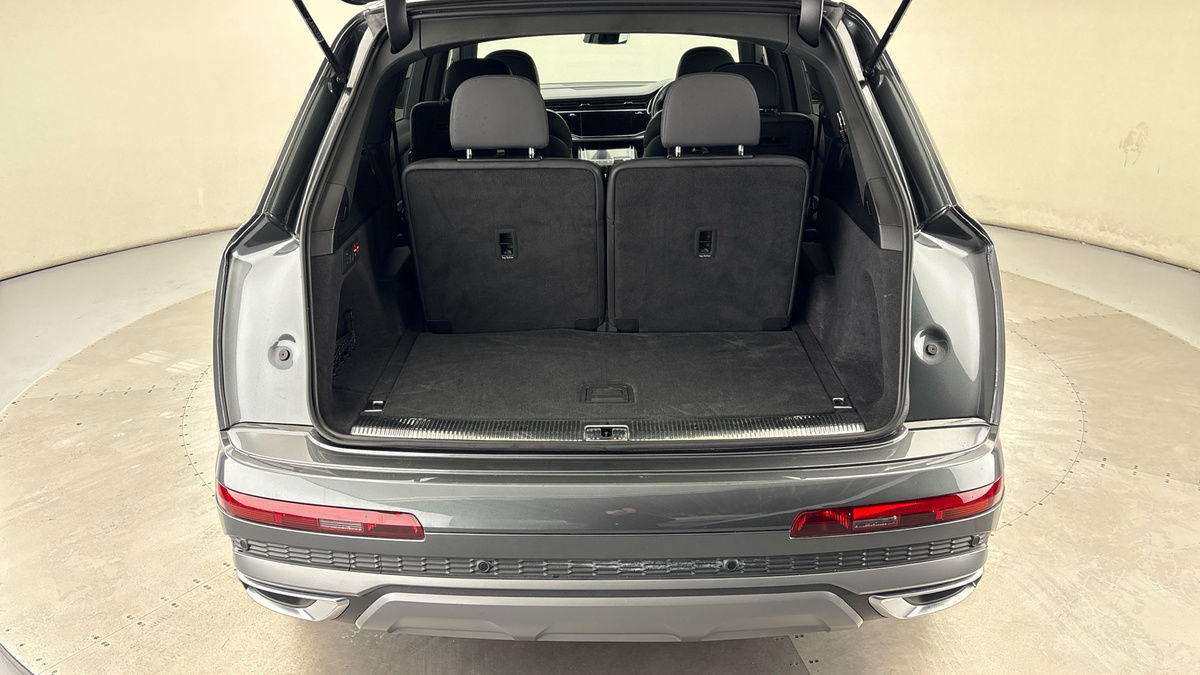 Audi Q7 Image 11
