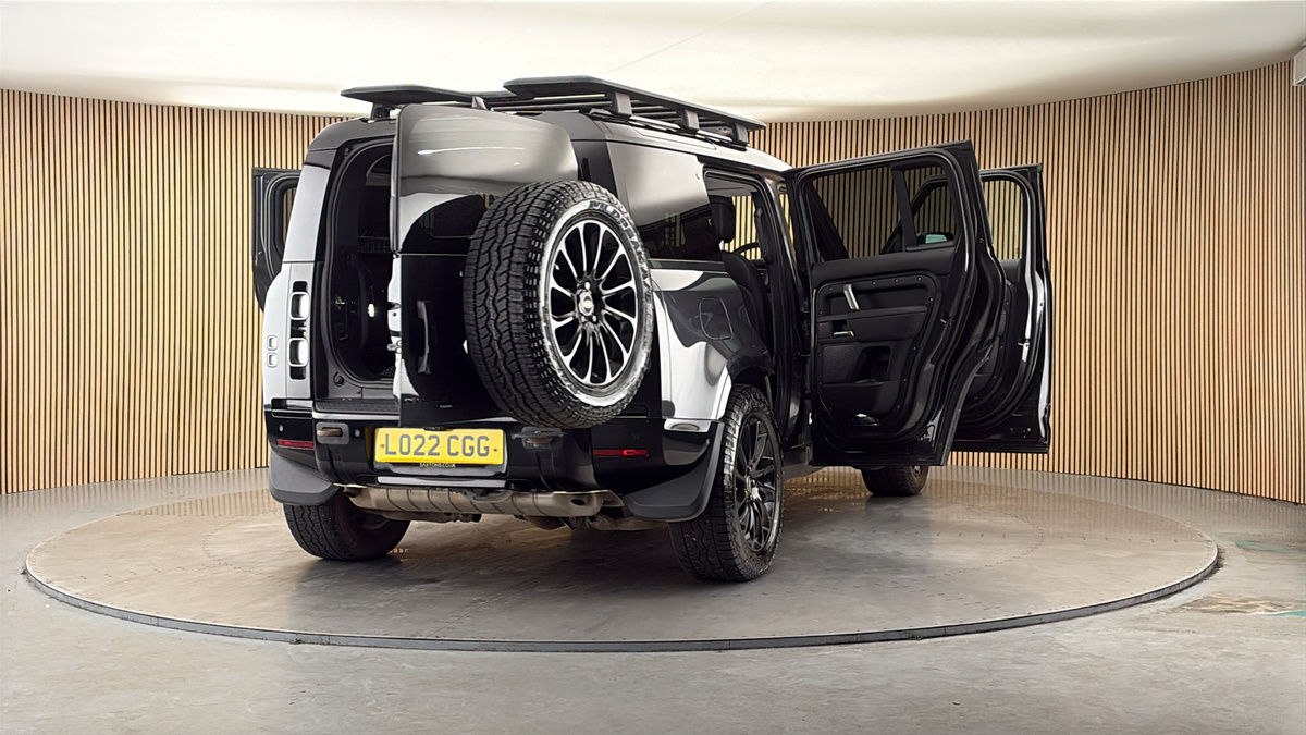 More views of Land Rover Defender 110