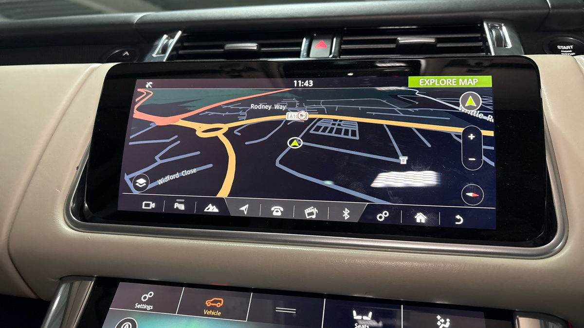 Land Rover Range Rover Sport Image 17