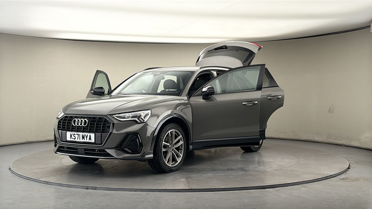 More views of Audi Q3