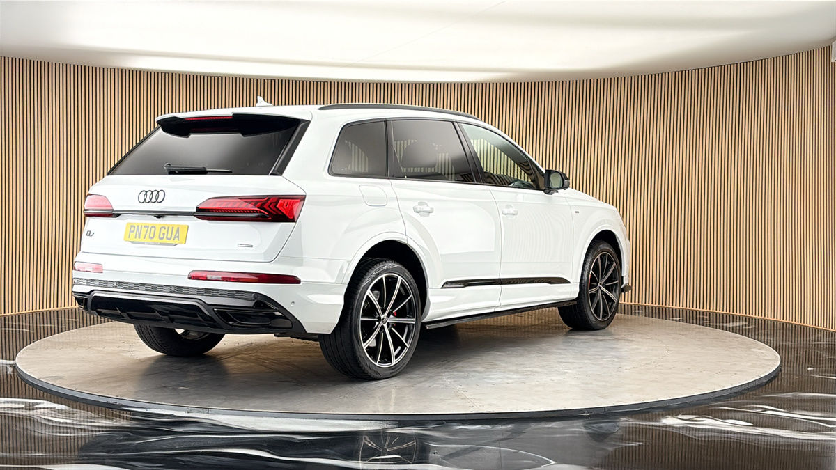 More views of Audi Q7