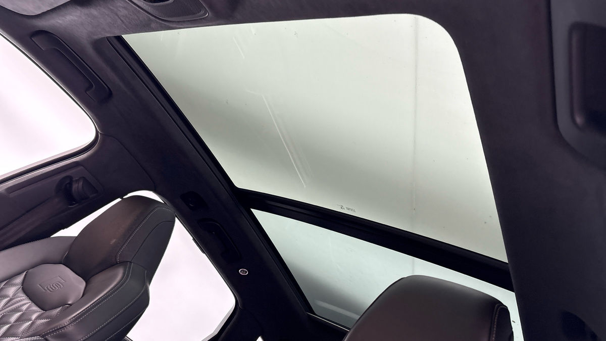 Audi Q7 Image 6
