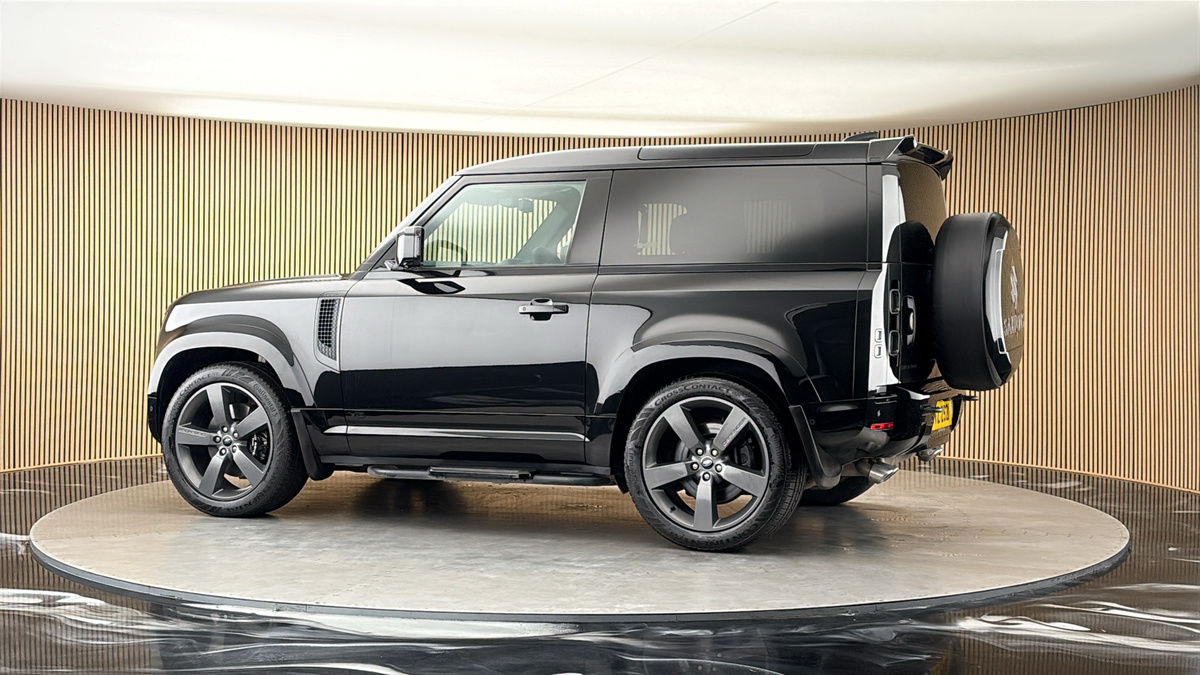 More views of Land Rover Defender 90