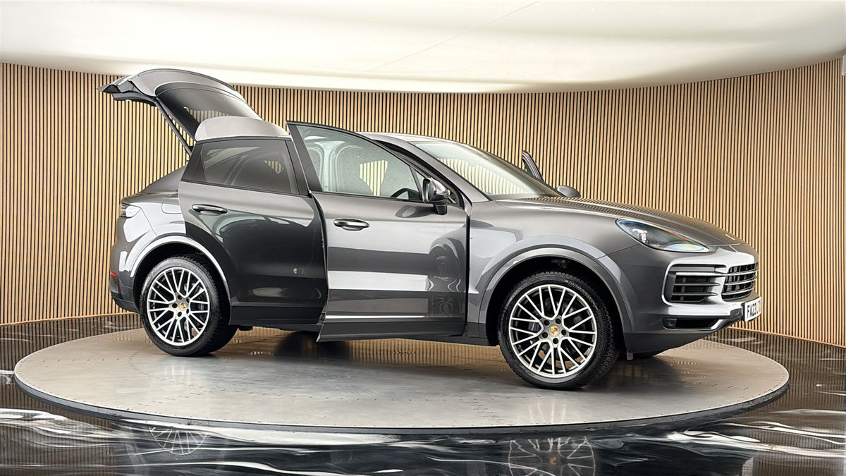 More views of Porsche Cayenne