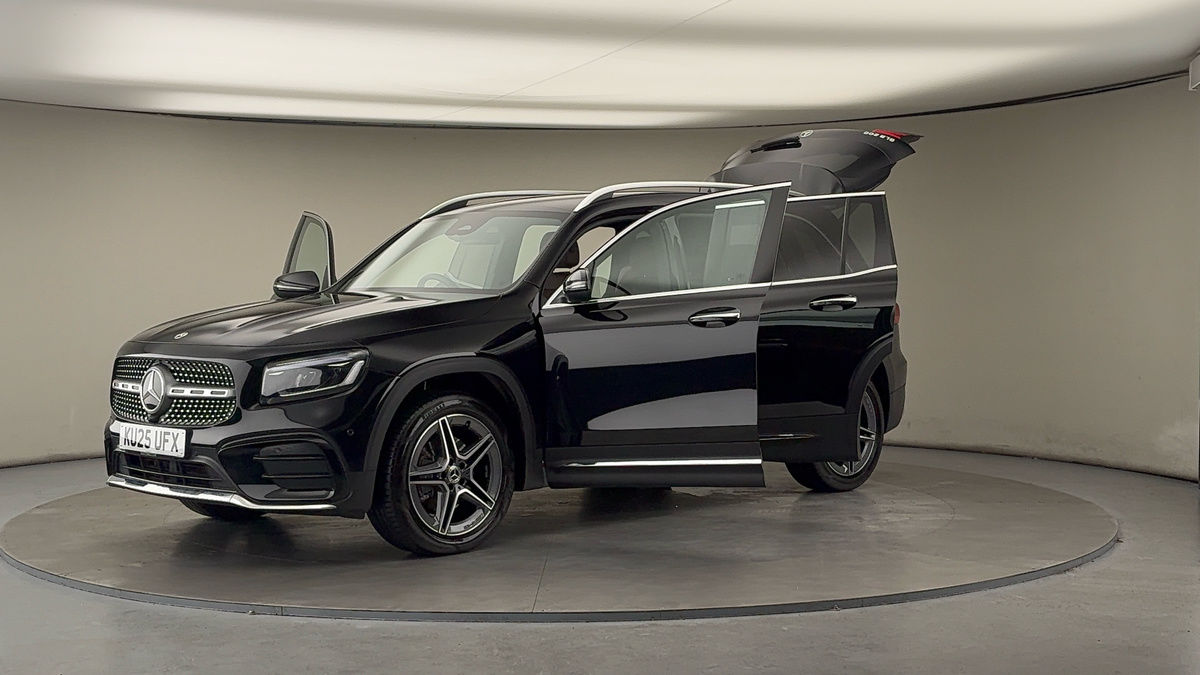 Mercedes-Benz GLB Image 22