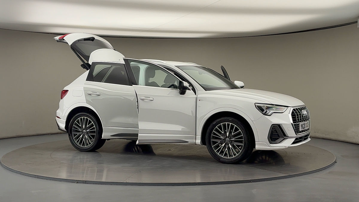 More views of Audi Q3
