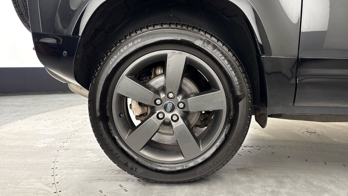 Land Rover Defender 90 Image 10