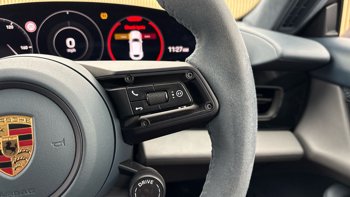 Porsche Taycan Image 14