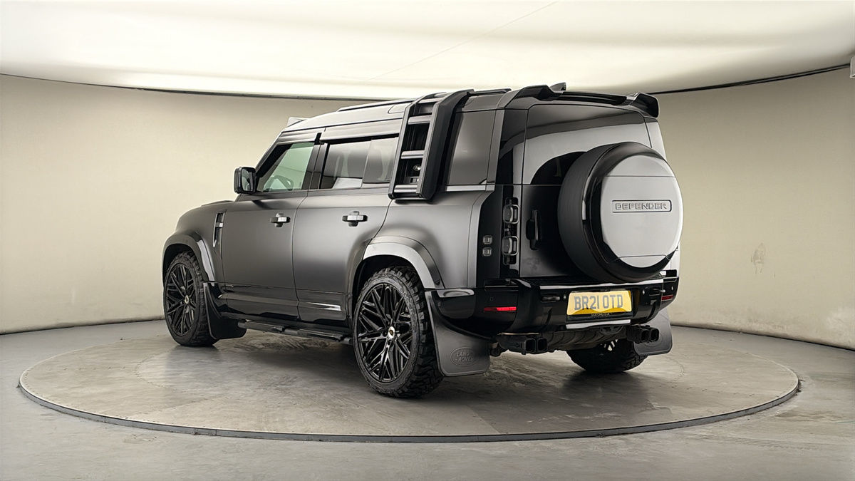 Land Rover Defender 110 Image 2