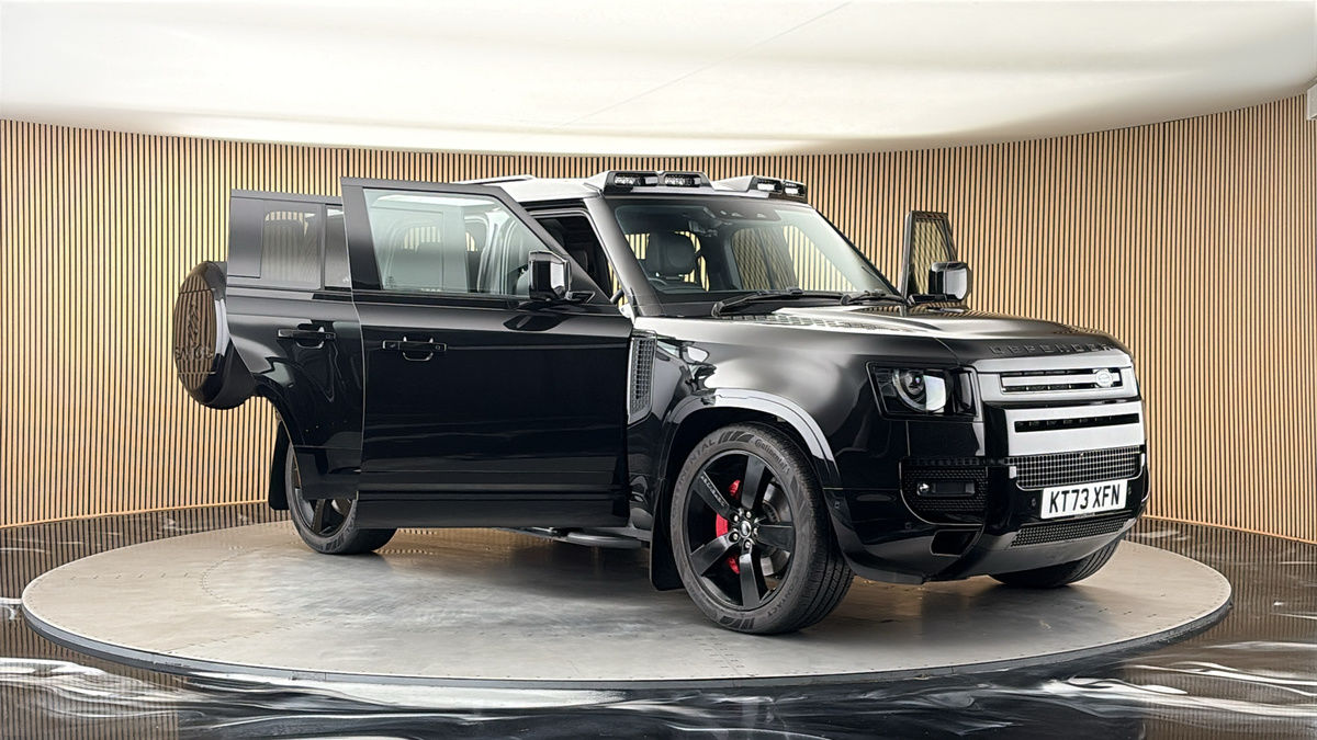 More views of Land Rover Defender 110