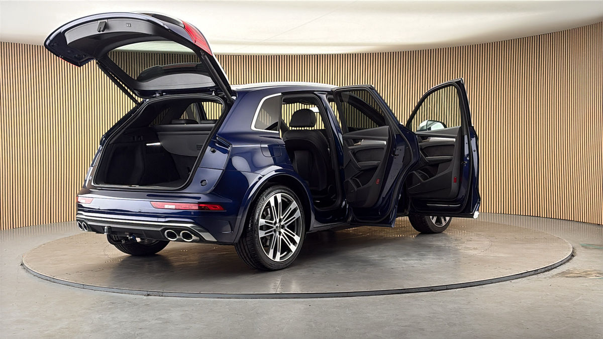 More views of Audi SQ5