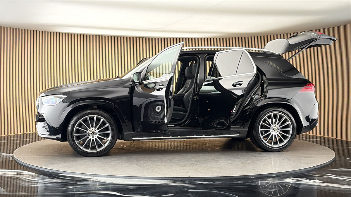 More views of Mercedes-Benz GLE