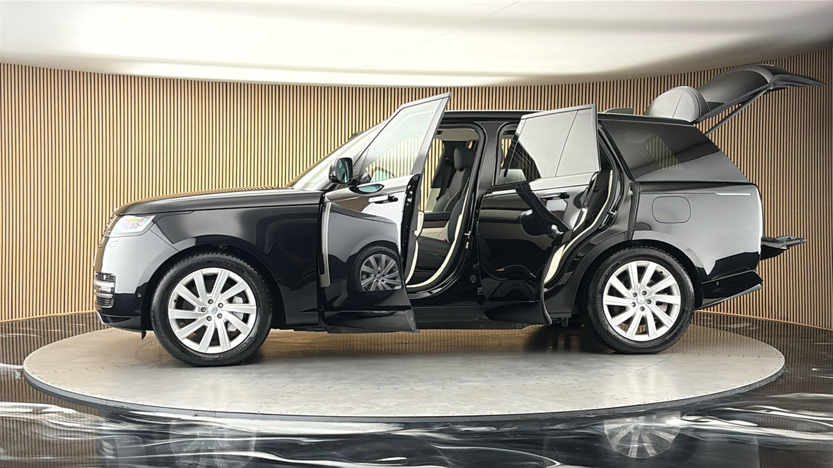 More views of Land Rover Range Rover