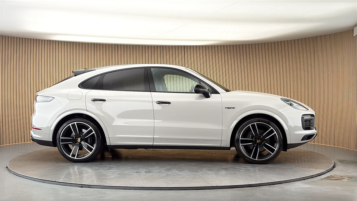 More views of Porsche Cayenne