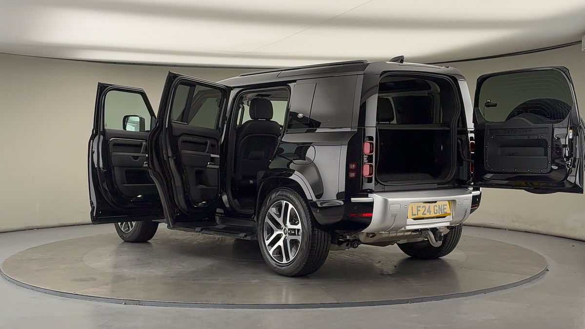 More views of Land Rover Defender 110