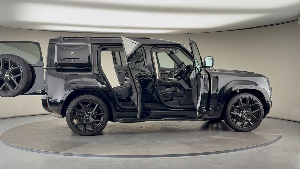More views of Land Rover Defender 110