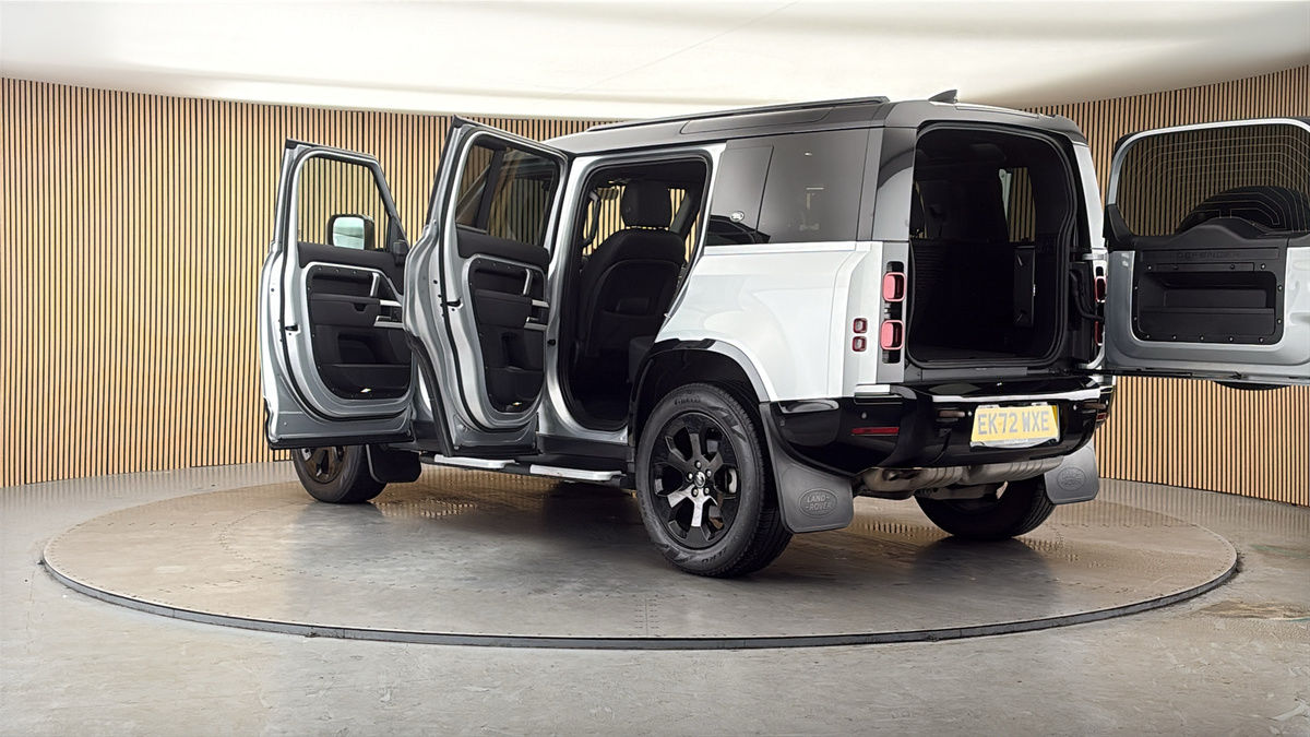 More views of Land Rover Defender 110