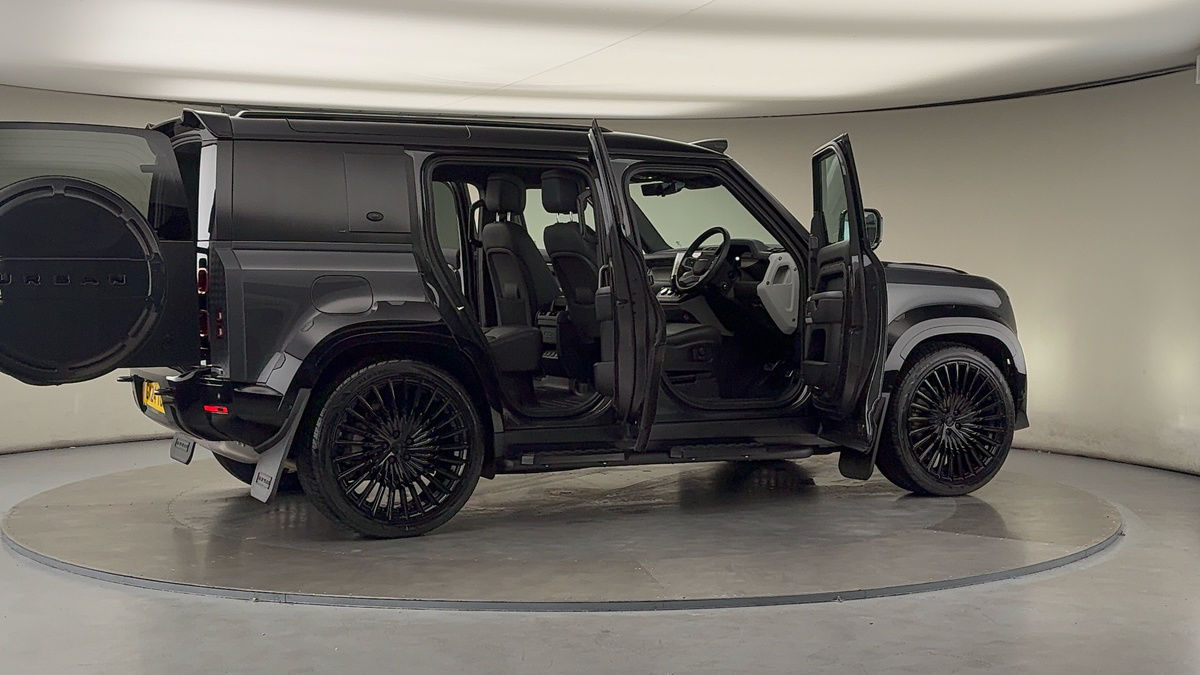 More views of Land Rover Defender 110