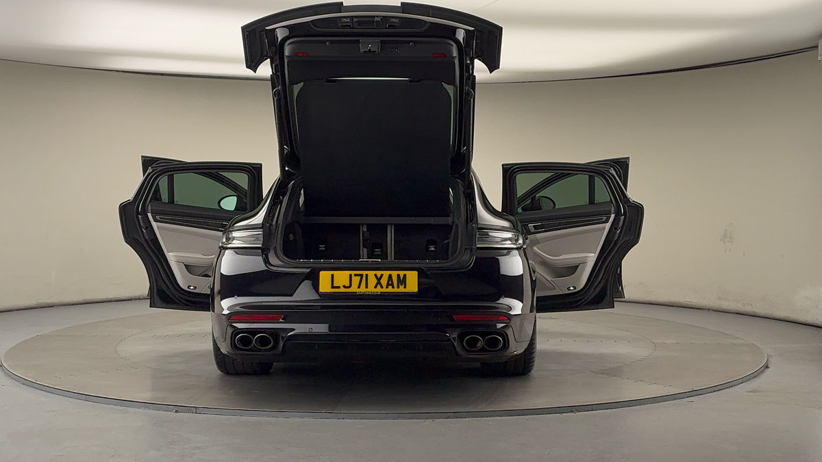 More views of Porsche Panamera