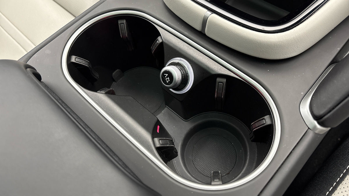 Porsche Cayenne Image 26